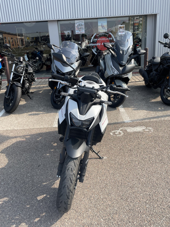 Honda Hornet 750 - PONT-SAINTE-MARIE