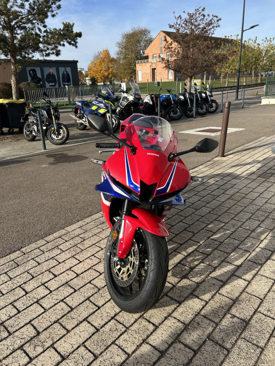 CBR600RR - PONT-SAINTE-MARIE