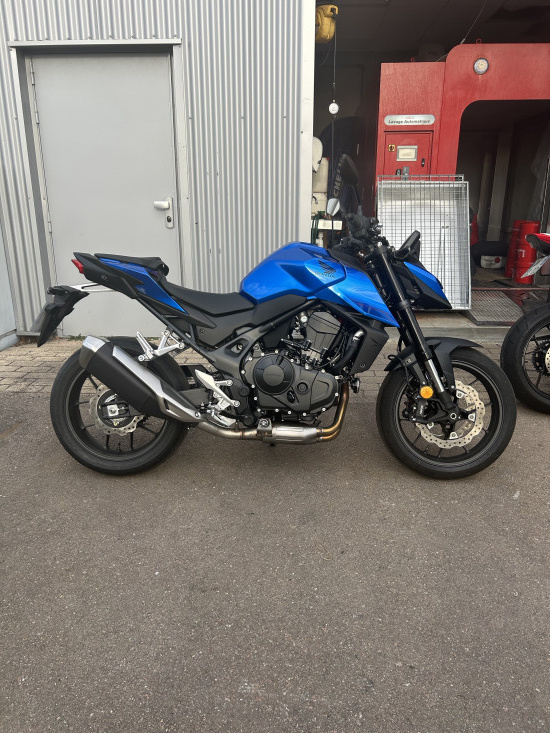 Hornet 750 - PONT-SAINTE-MARIE